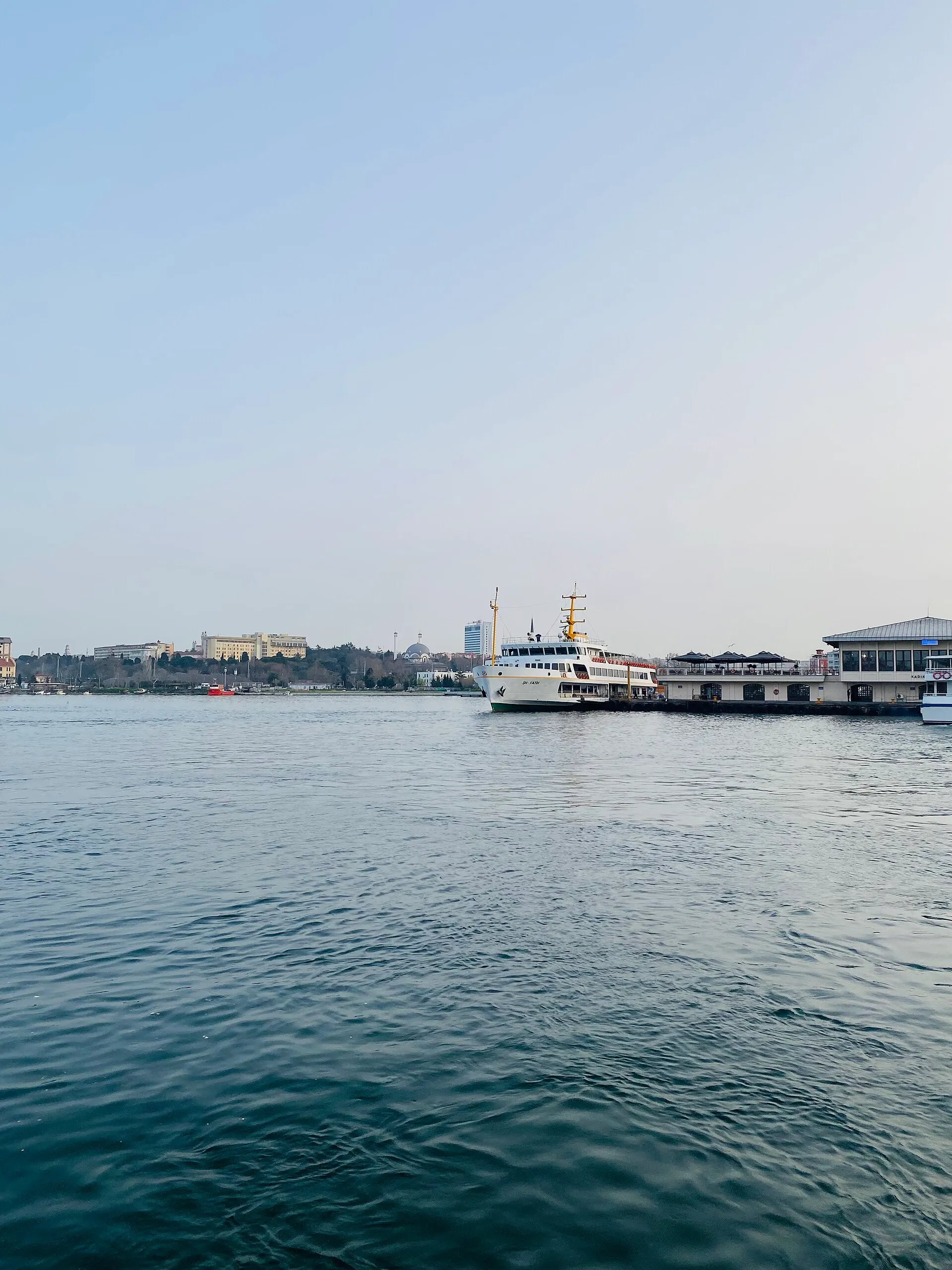 Denizden Kadıköy iskeleleri, Nisan 2024