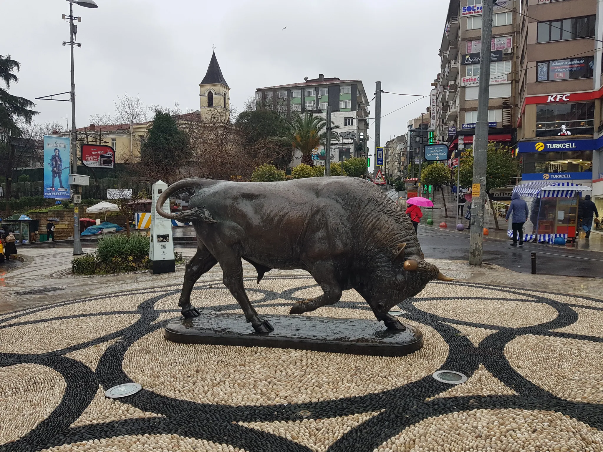 Altıyol’da Boğa Heykeli ve meydan, Ocak 2021