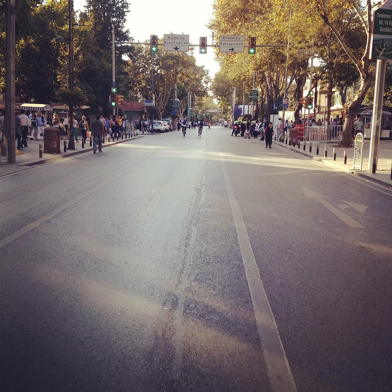 Bağdat Caddesi boyunca kent yaşamı