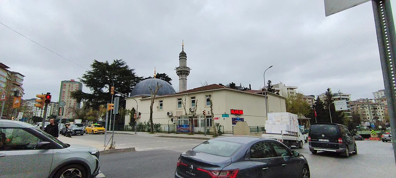 Sahrayıcedit Camii ve kavşak