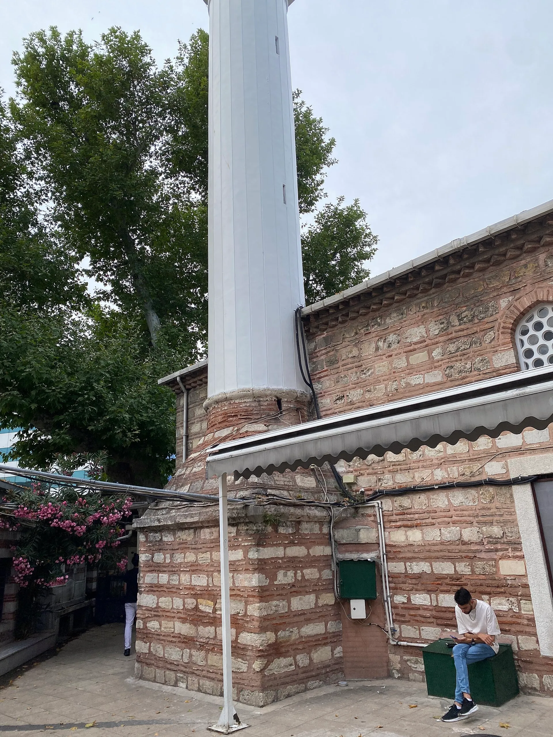 Osman Ağa Camii’nin avludan minare görünümü, 7 Temmuz 2023