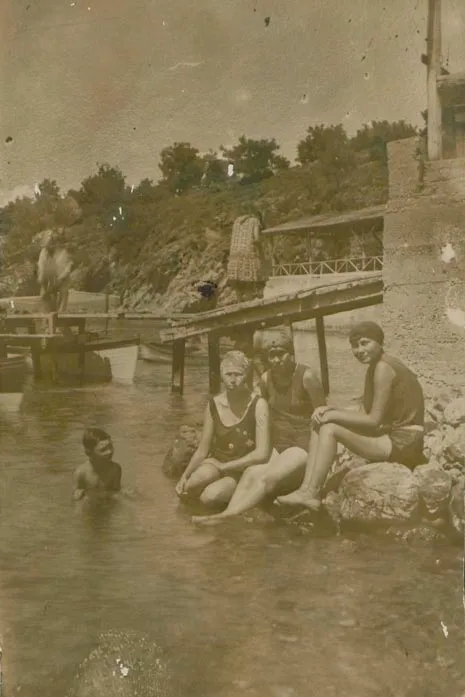 Moda’da deniz hamamı, 1926 · SALT Araştırma arşivi