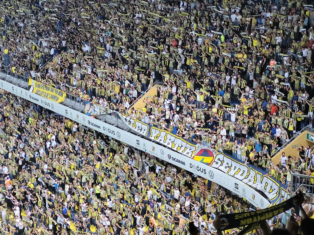 Zühtüpaşa’da stadyum ve tribünler, 2022