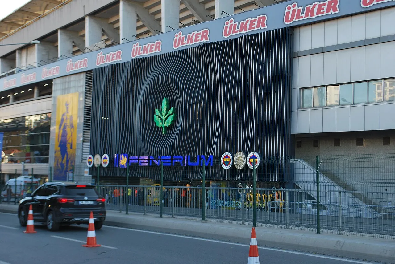 Stadyumun Fenerium cephesi · Ekim 2024
