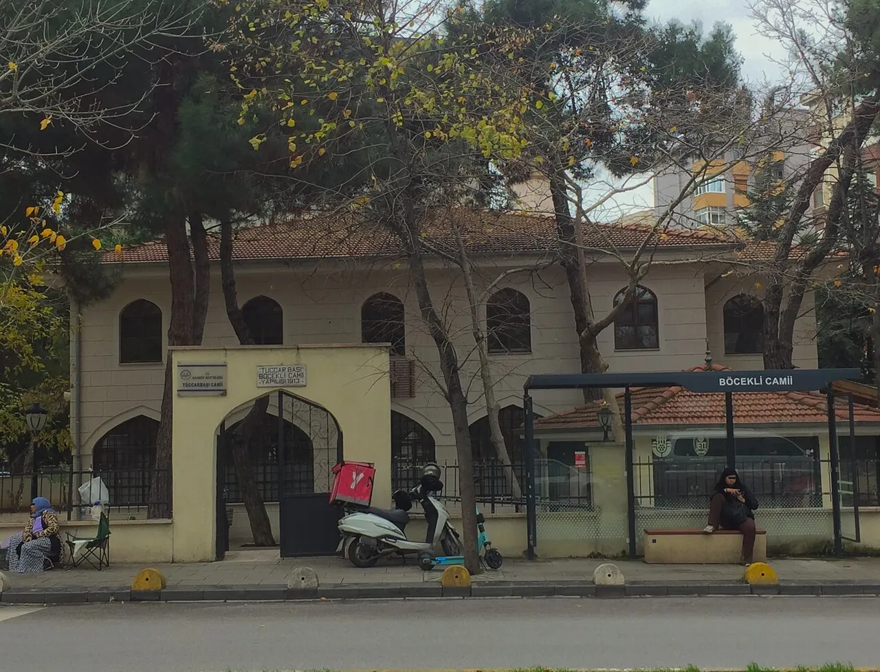 Böcekli Camii’nin sokak cephesi