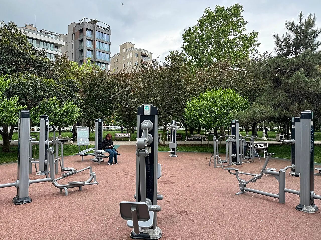 Parkta açık hava egzersiz alanı · Mayıs 2024