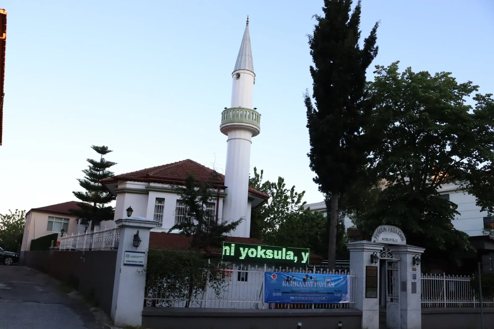 Feridun Paşa Camii’nin çatısı ve minaresi, Mayıs 2025