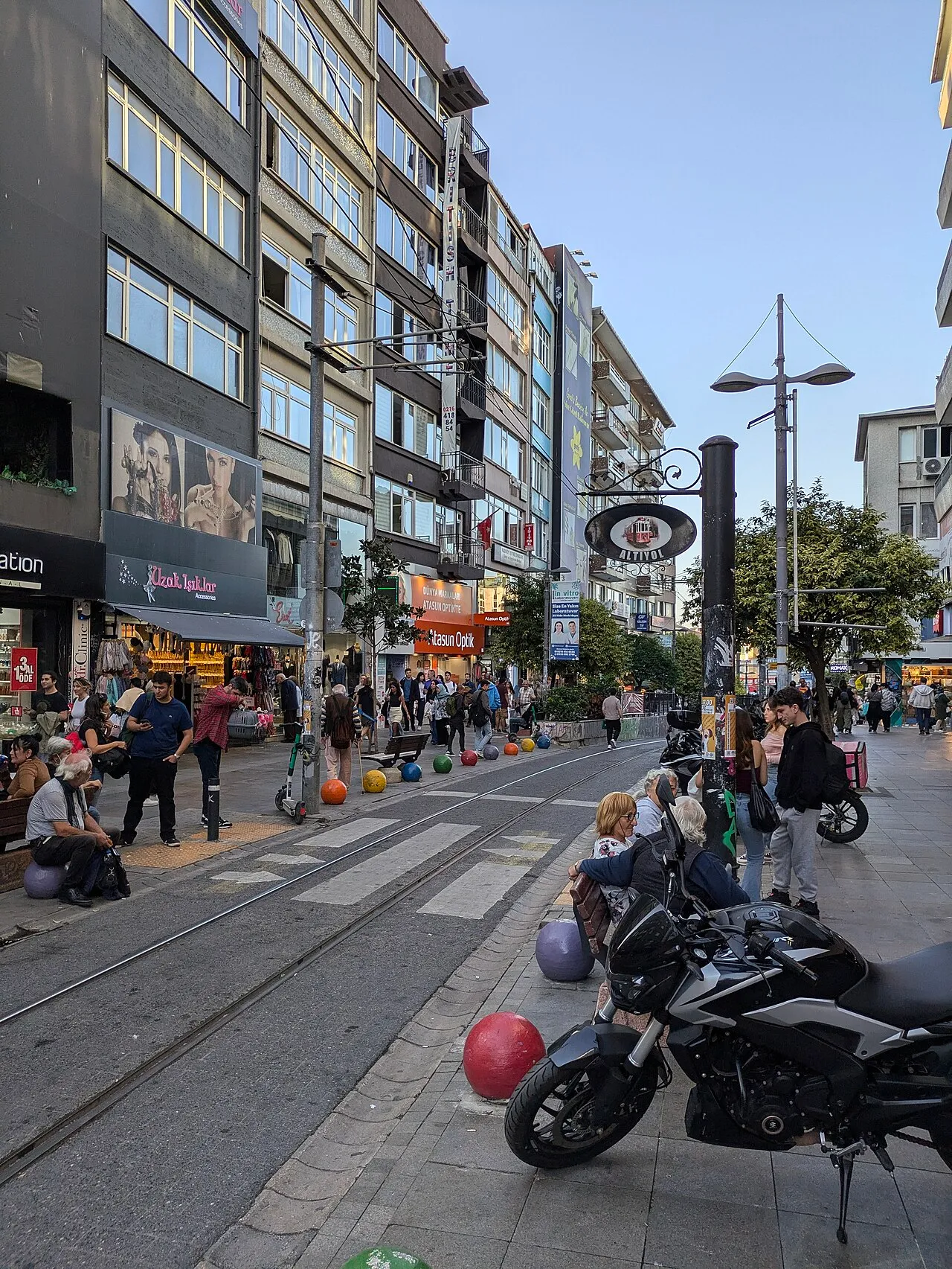 Altıyol meydanı