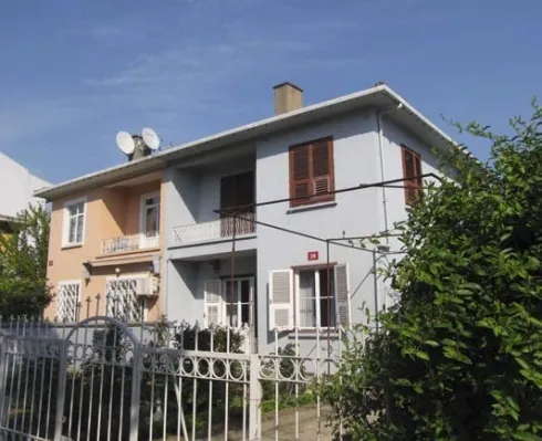K tipi konutun balkonu ve bahçesi, 2009