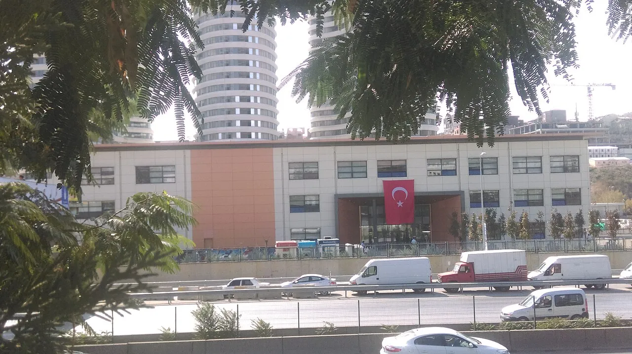 Medeniyet Üniversitesi çevresinden