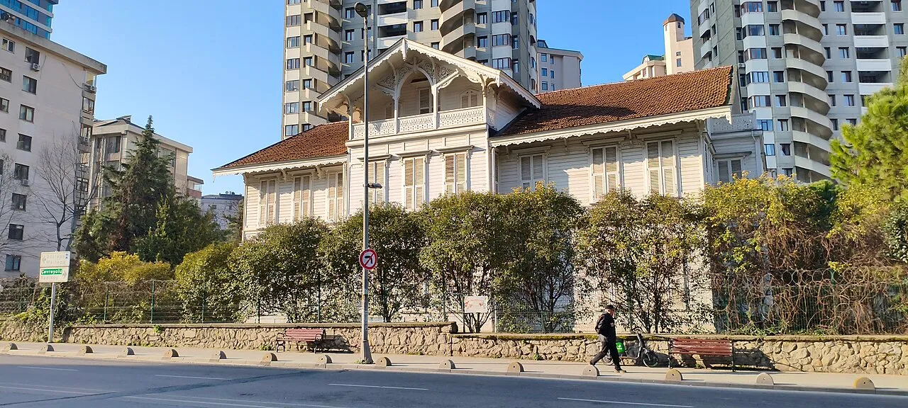 Ziverbey’de Beyaz Köşk