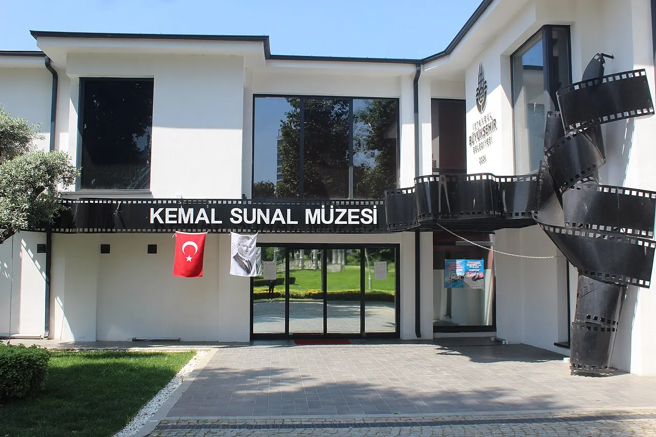 Kemal Sunal Müzesi’nin cephe düzenlemesi
