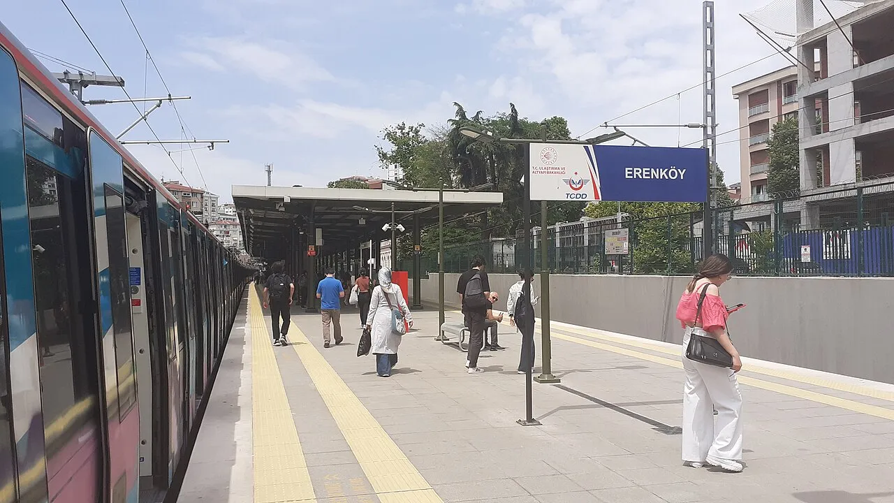 Erenköy tren istasyonu