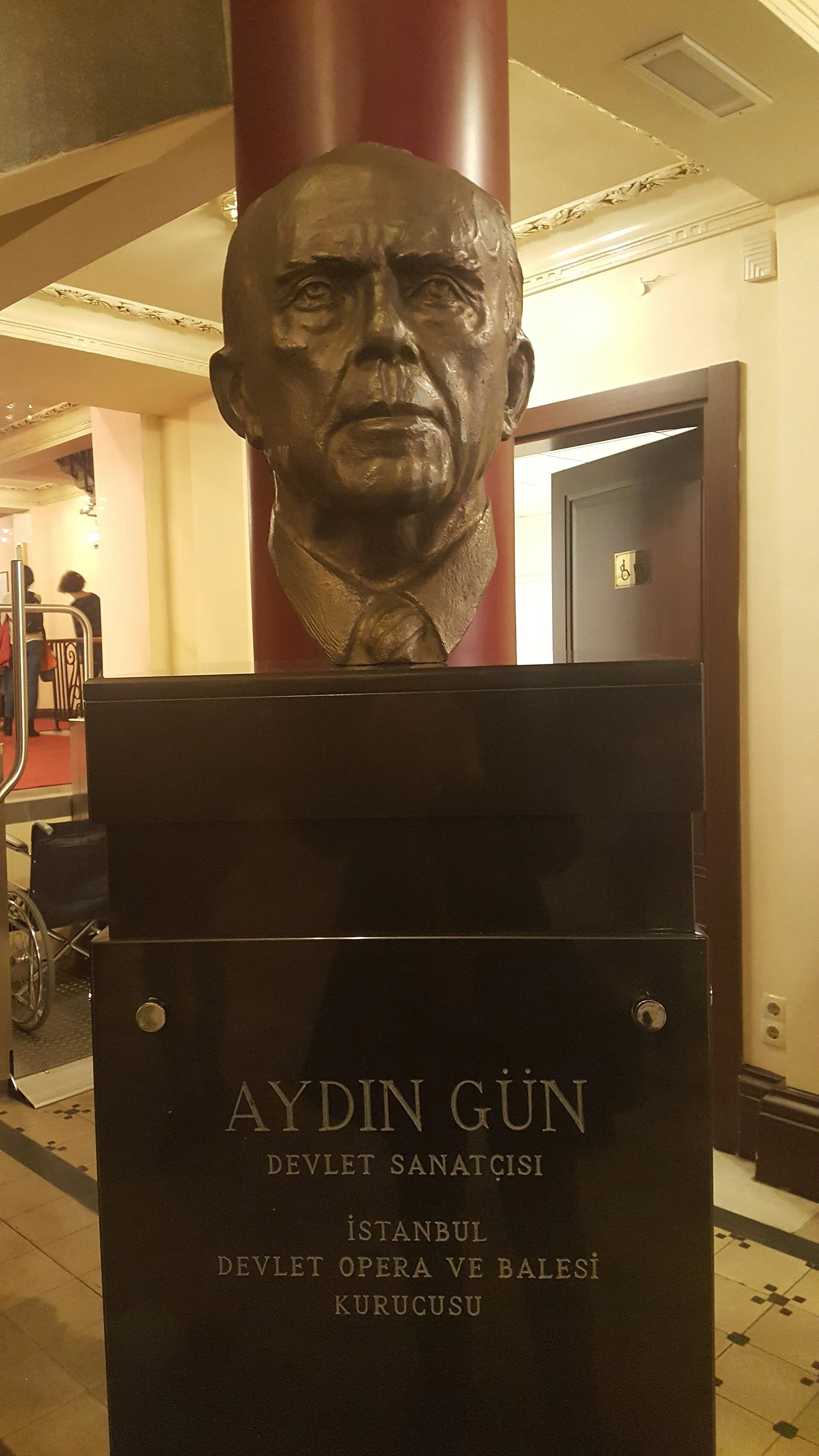 Süreyya’da Aydın Gün büstü, Kasım 2017
