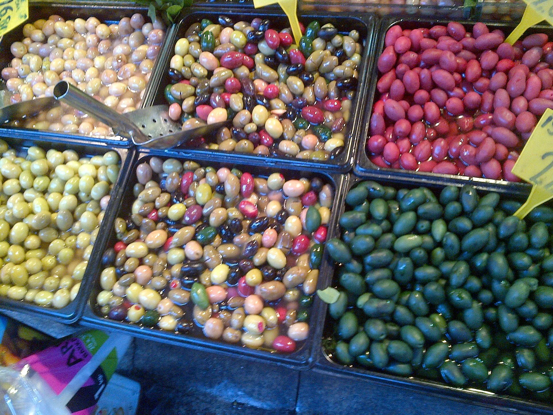 Çarşıda zeytin tezgâhı, Kasım 2013