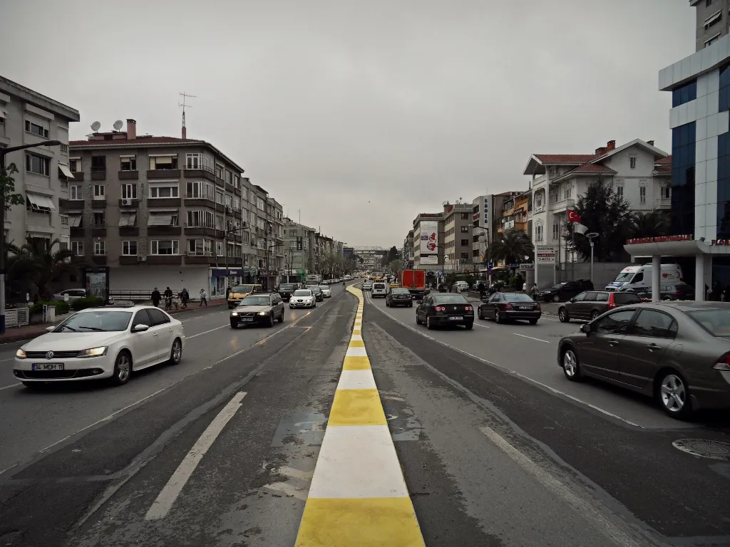 Bağdat Caddesi’nin Kızıltoprak kesimi
