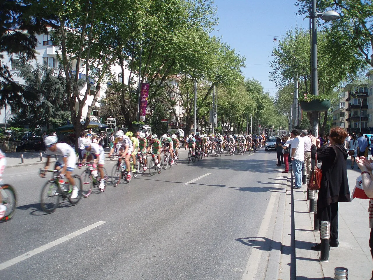 Bağdat Caddesi’nde bisiklet yarışı · Nisan 2013