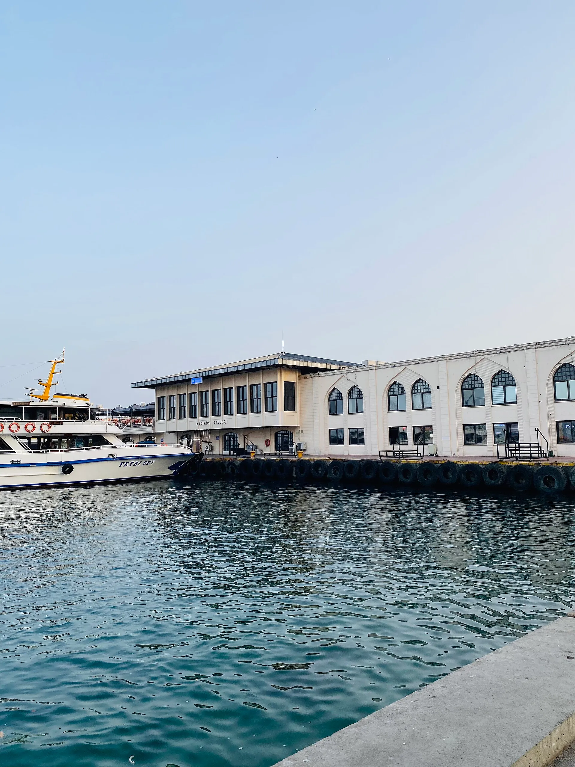 Yeni iskele binasının deniz cephesi, Nisan 2024