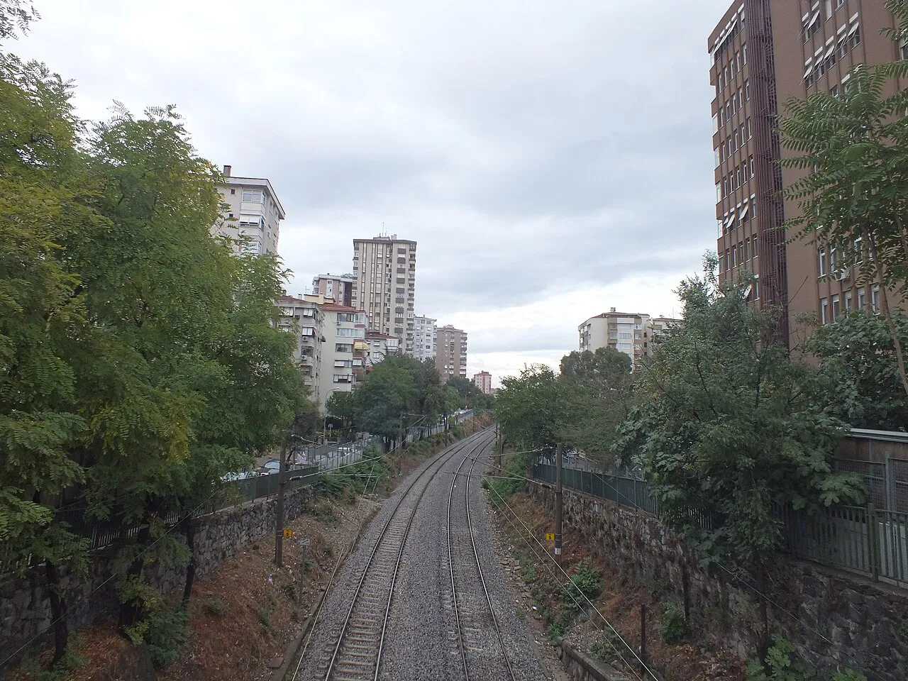 Göztepe’den doğuya uzanan raylar · Ekim 2012